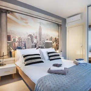 https://luxury-arta-apartment-city-center-ii-with-private-parking.in-istria.net